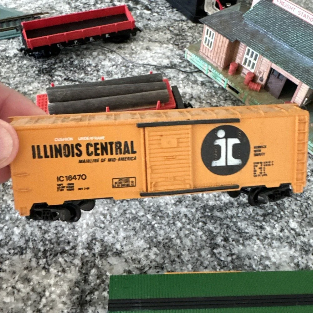 Vintage AHM Tempo HO Scale New York Central 6603 17 Trains Plus Extras See Pics‎